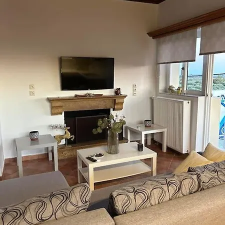 ήσυχο δυάρι με καταπληκτικό αίθριο ! *