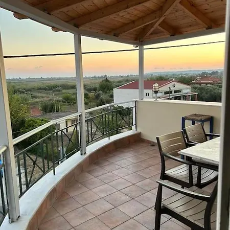 ήσυχο δυάρι με καταπληκτικό αίθριο ! Apartman Pírgosz